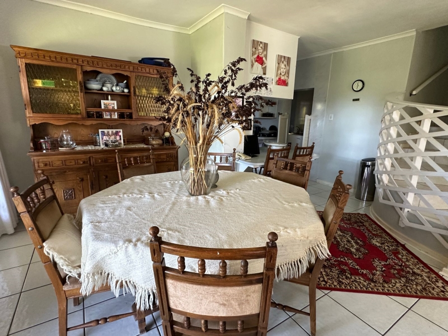 4 Bedroom Property for Sale in Wavecrest Eastern Cape